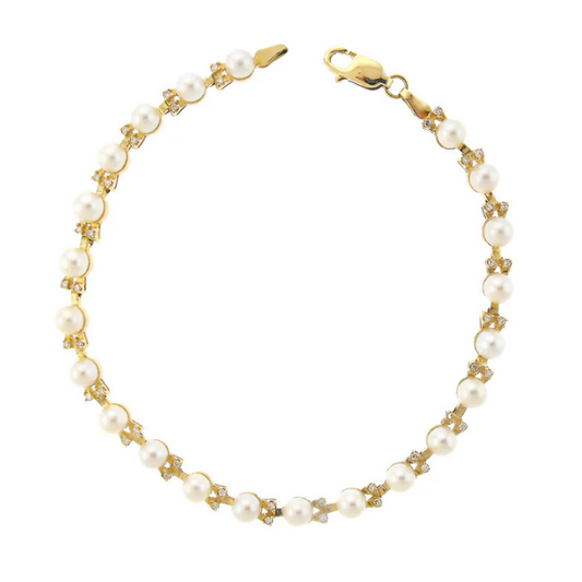 The Jewelmak 14k Freshwater Pearl And Diamond 0.20CT Gold Bracelet features a delicate pattern of freshwater pearls and small diamonds, finished with a lobster clasp.